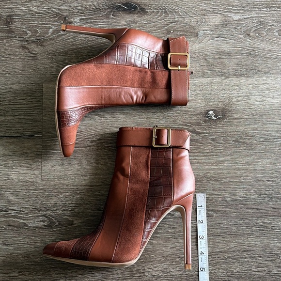 Shoe Dazzle Brown Textured Heeled Boots - Picture 4 of 10